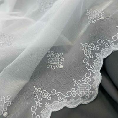 Tkanina firanowa z srebrnym haftem po całości- 280cm