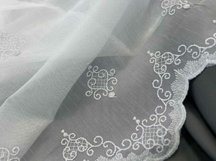 Tkanina firanowa z srebrnym haftem po całości- 280cm