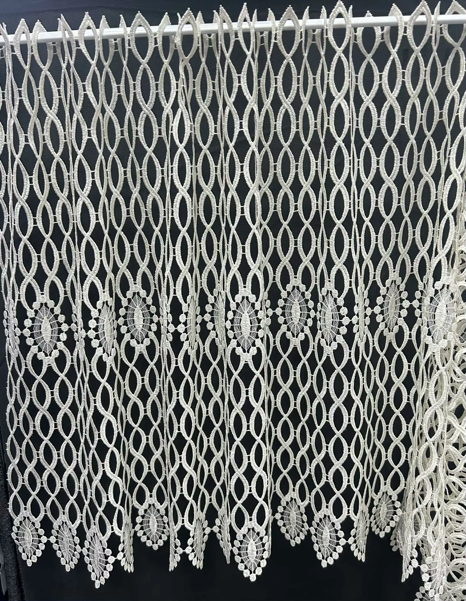 Zazdroska gipiurowa- kremowa