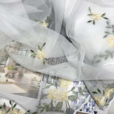 Tkanina firanowa bambuus 150cm- żółte kwiatuszki