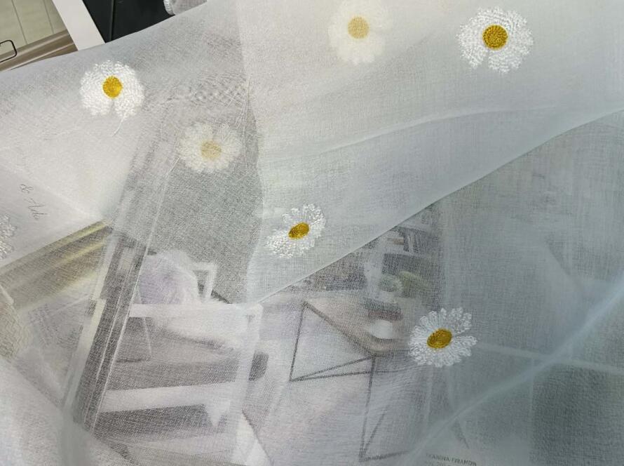 Tkanina firanowa- stokrotki